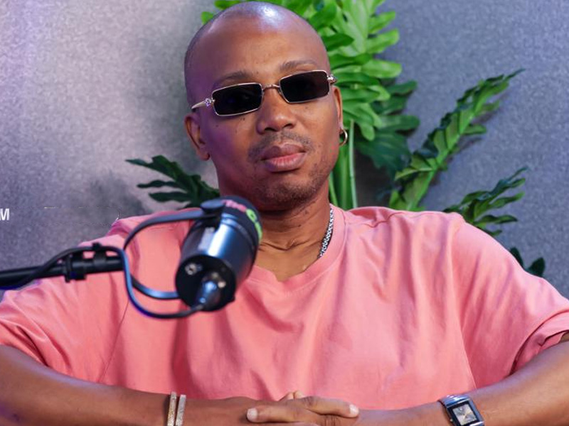 Kunle Kuti speaking at an event