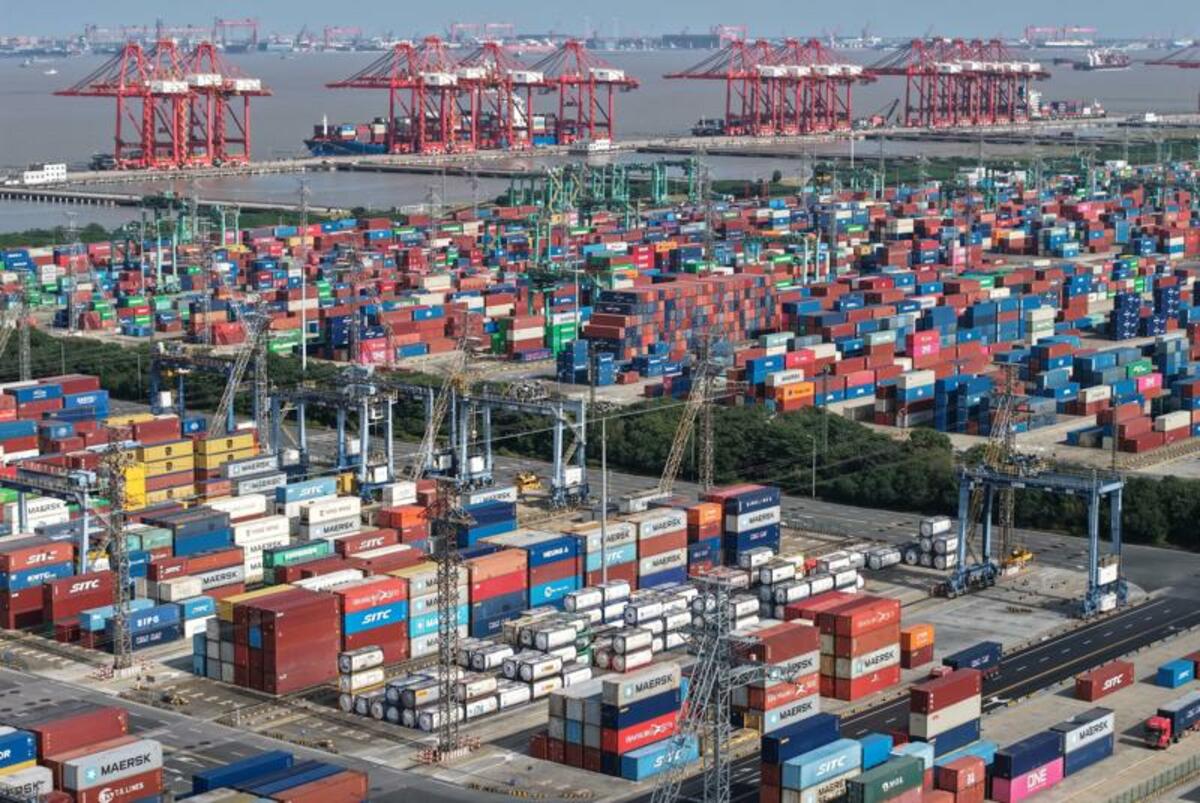 An infographic depicting China's export statistics