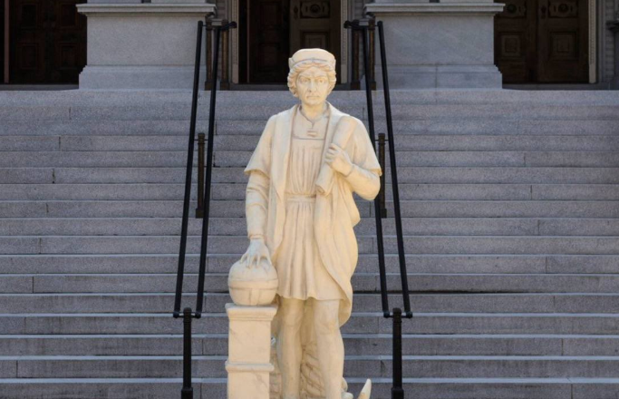 Statue of Christopher Columbus installed at the White House