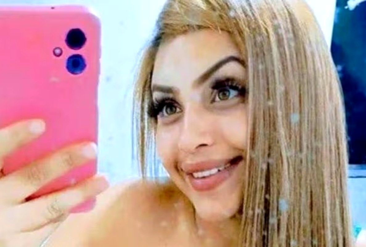 Image showing the aftermath of the crime with belongings scattered around.