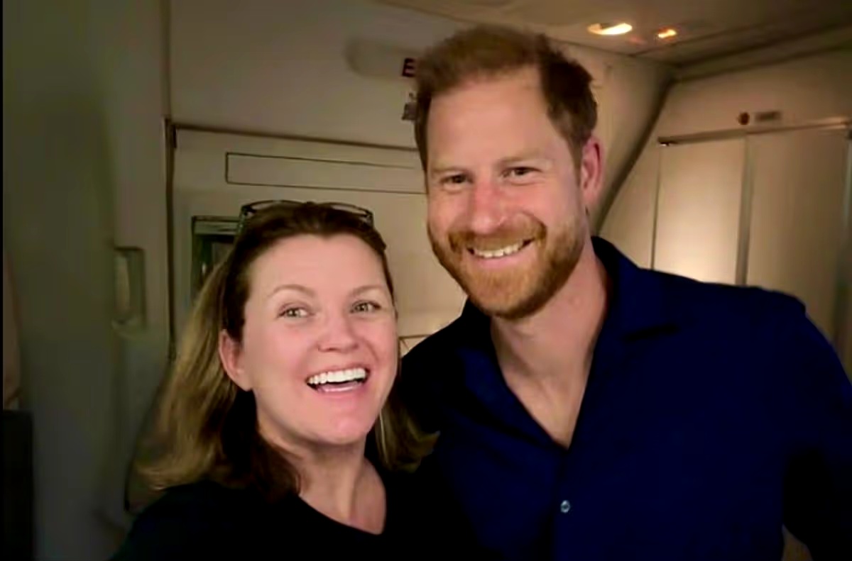 Prince Harry and Meghan Markle on a flight.