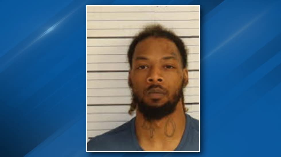 Isiah Hayes, the man accused of r@ping an infant, being taken into custody.