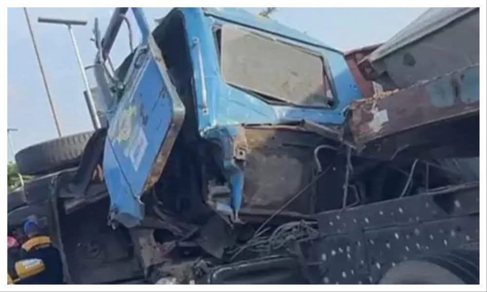 Scene of the incident involving a tipper truck in Ondo