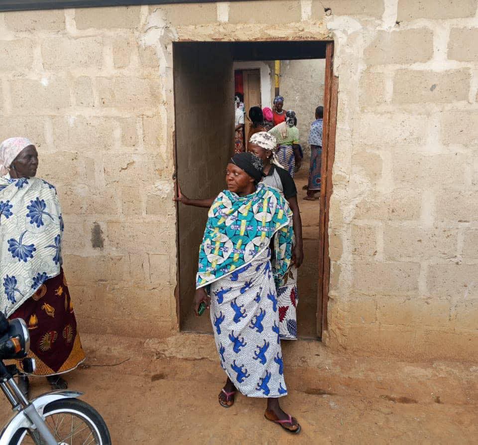 Photographs showing community members expressing solidarity after the abduction.
