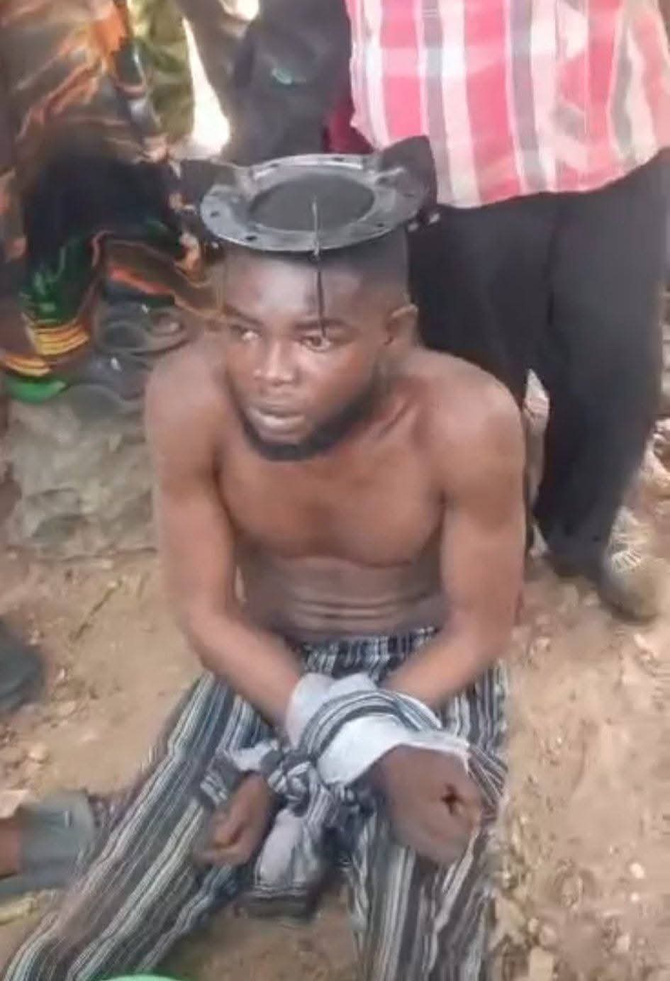 Another angle of the gas cylinder grill, potentially used as a crown.