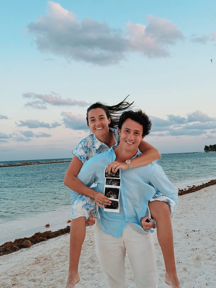 Caroline Garcia announces her pregnancy with husband Borja Duran