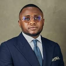 Ubi Franklin responding to the Twitter troll