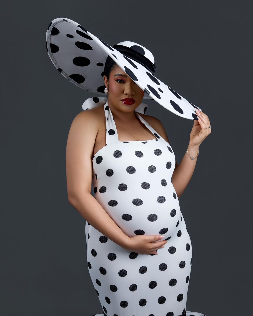 Another moment from Anna Banner's maternity shoot