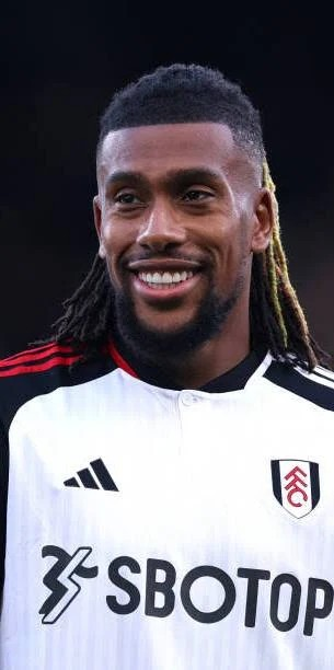 Alex Iwobi in football kit