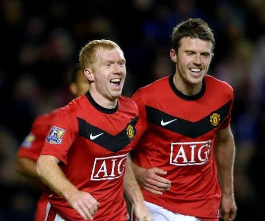 Gary Lineker discussing tensions between Paul Scholes and Michael Carrick