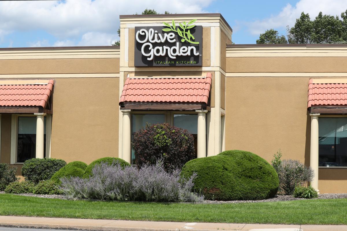 Exterior of an Olive Garden restaurant